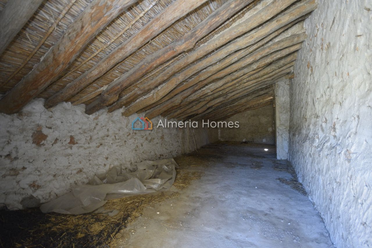 4 slaapkamer Finca/Landhuis te koop in Oria met garage - € 74.995 (Ref: 9793583)