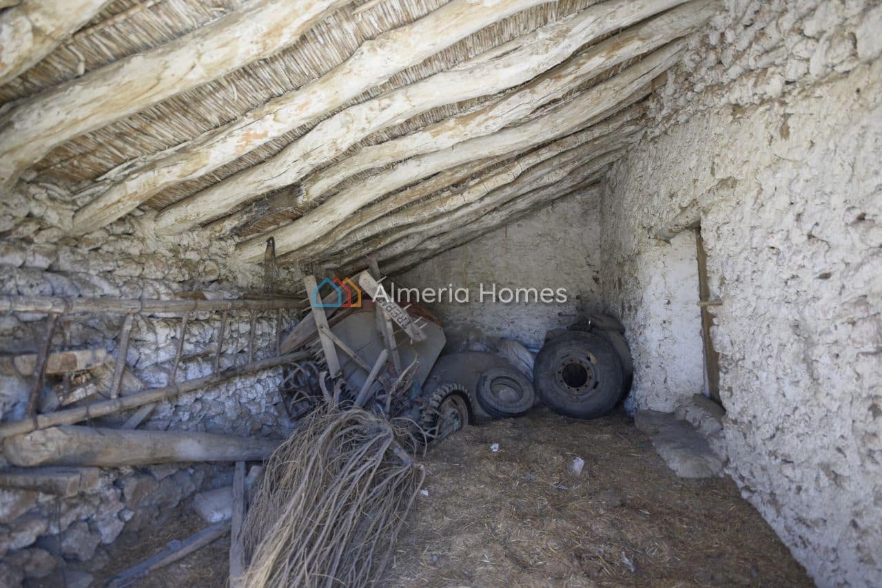 4 slaapkamer Finca/Landhuis te koop in Oria met garage - € 74.995 (Ref: 9793583)