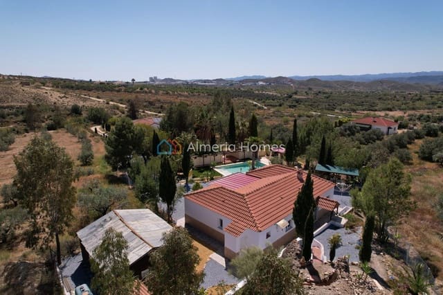 Chalet de 3 habitaciones en Partaloa en venta con piscina garaje - 349.950 € (Ref: 9804939)