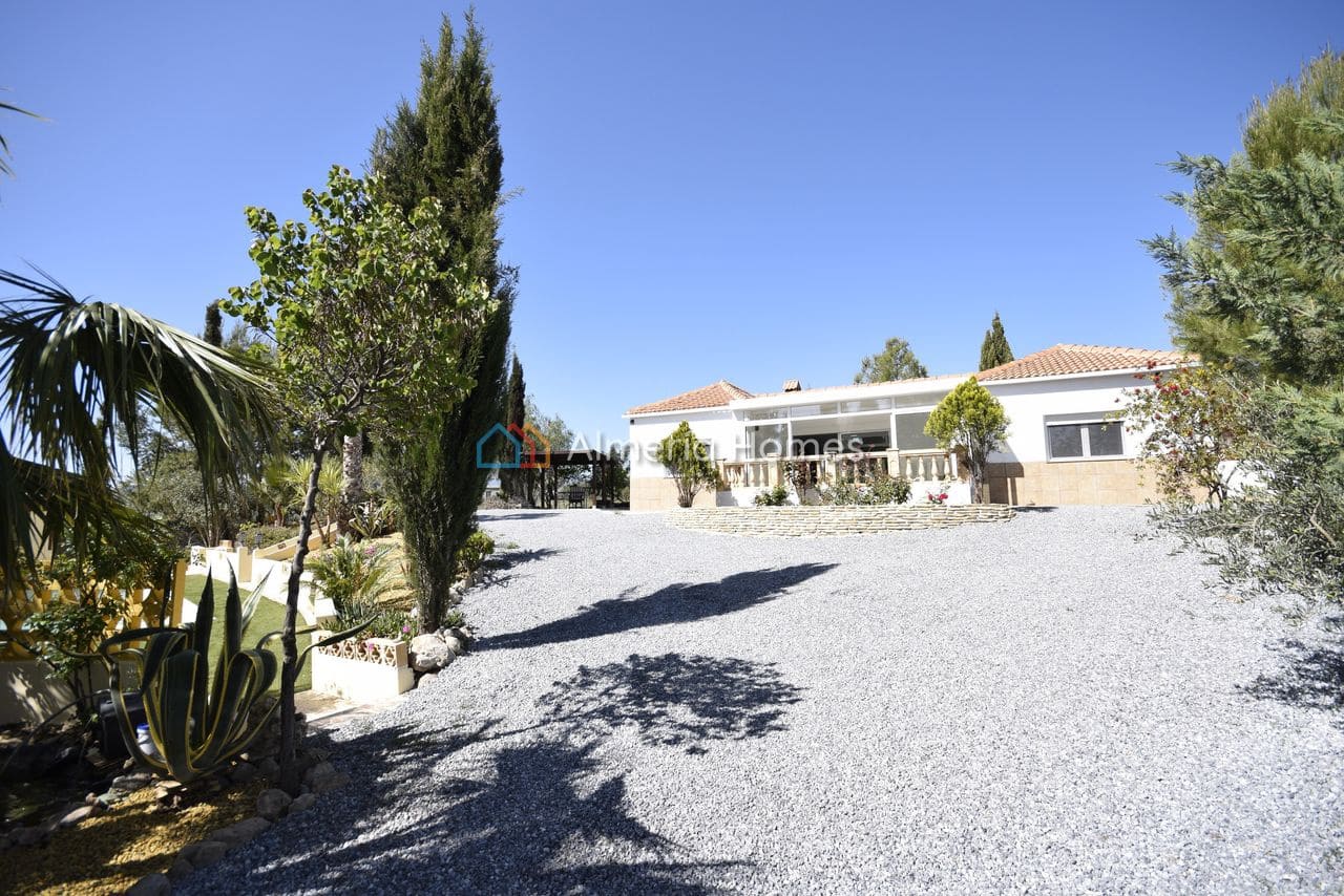 Chalet de 3 habitaciones en Partaloa en venta con piscina garaje - 349.950 € (Ref: 9804939)