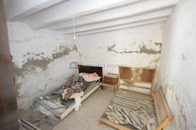 4 makuuhuone Omakotitalo myytävänä paikassa Partaloa - 35 000 € (Ref: 9807108)