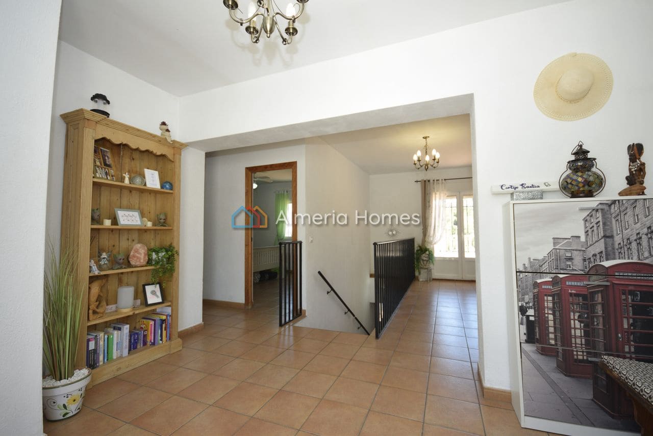 4 bedroom Villa for sale in Velez-Rubio with pool garage - € 349,000 (Ref: 9832843)