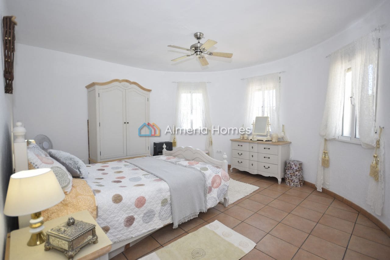 4 bedroom Villa for sale in Velez-Rubio with pool garage - € 349,000 (Ref: 9832843)
