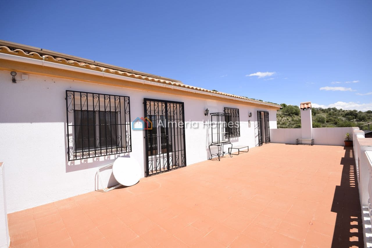 4 bedroom Villa for sale in Velez-Rubio with pool garage - € 349,000 (Ref: 9832843)