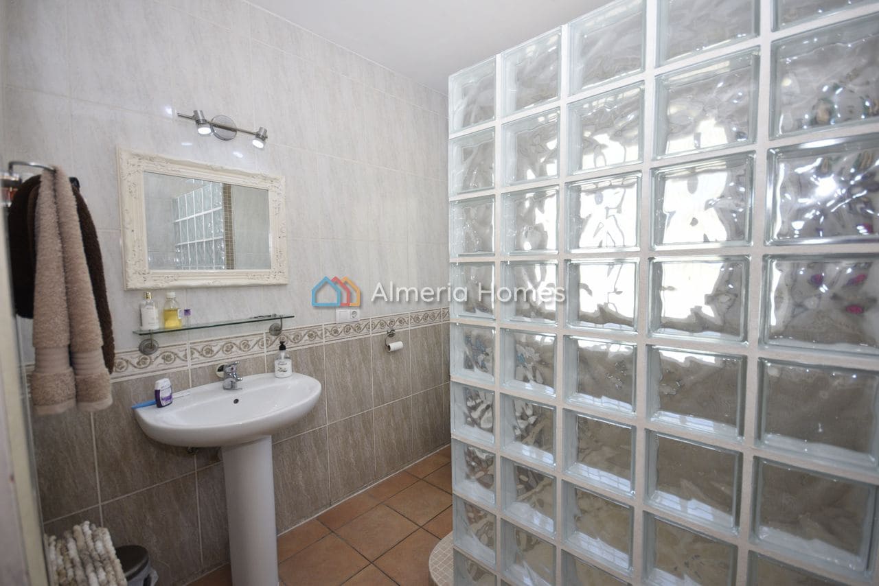 4 bedroom Villa for sale in Velez-Rubio with pool garage - € 349,000 (Ref: 9832843)