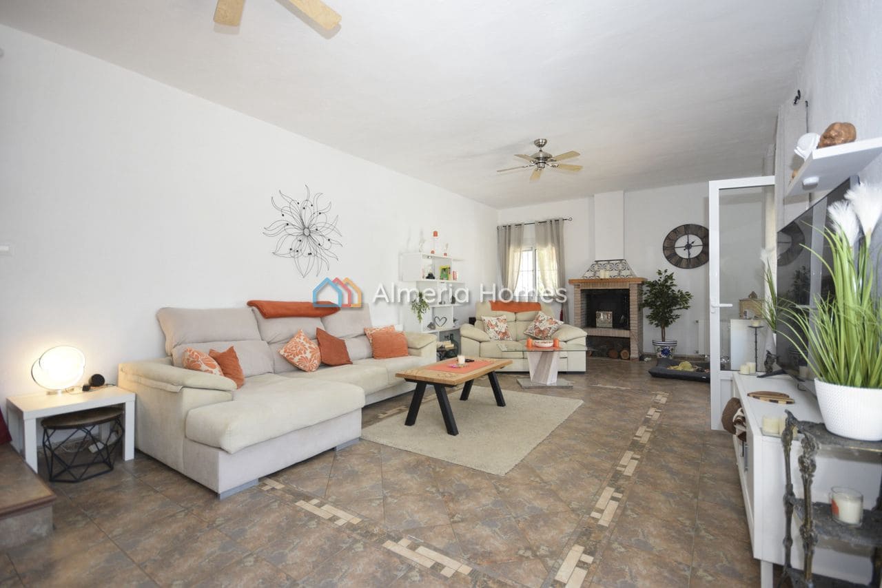 4 bedroom Villa for sale in Velez-Rubio with pool garage - € 349,000 (Ref: 9832843)