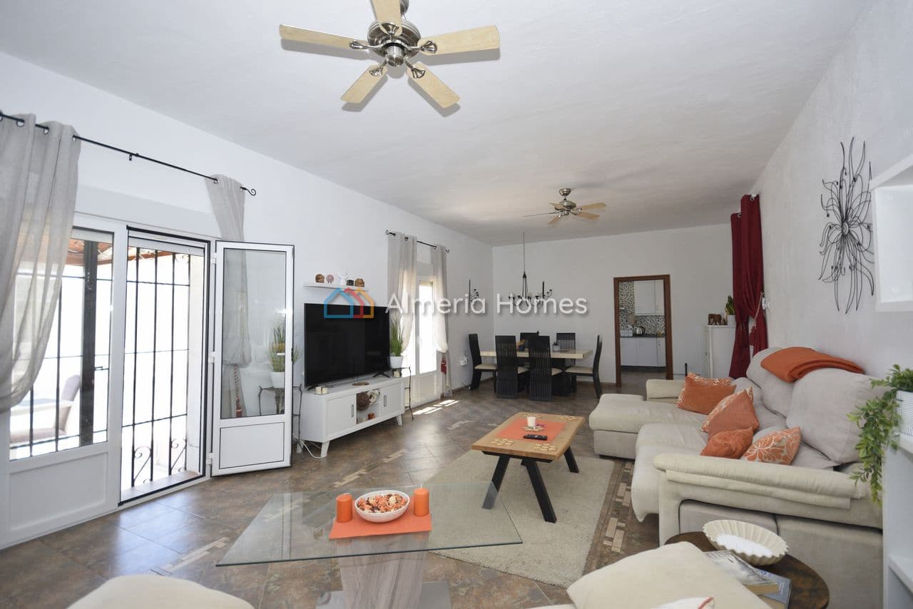 4 bedroom Villa for sale in Velez-Rubio with pool garage - € 349,000 (Ref: 9832843)