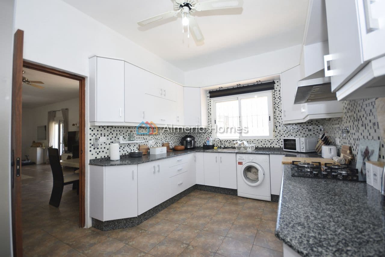 4 bedroom Villa for sale in Velez-Rubio with pool garage - € 349,000 (Ref: 9832843)