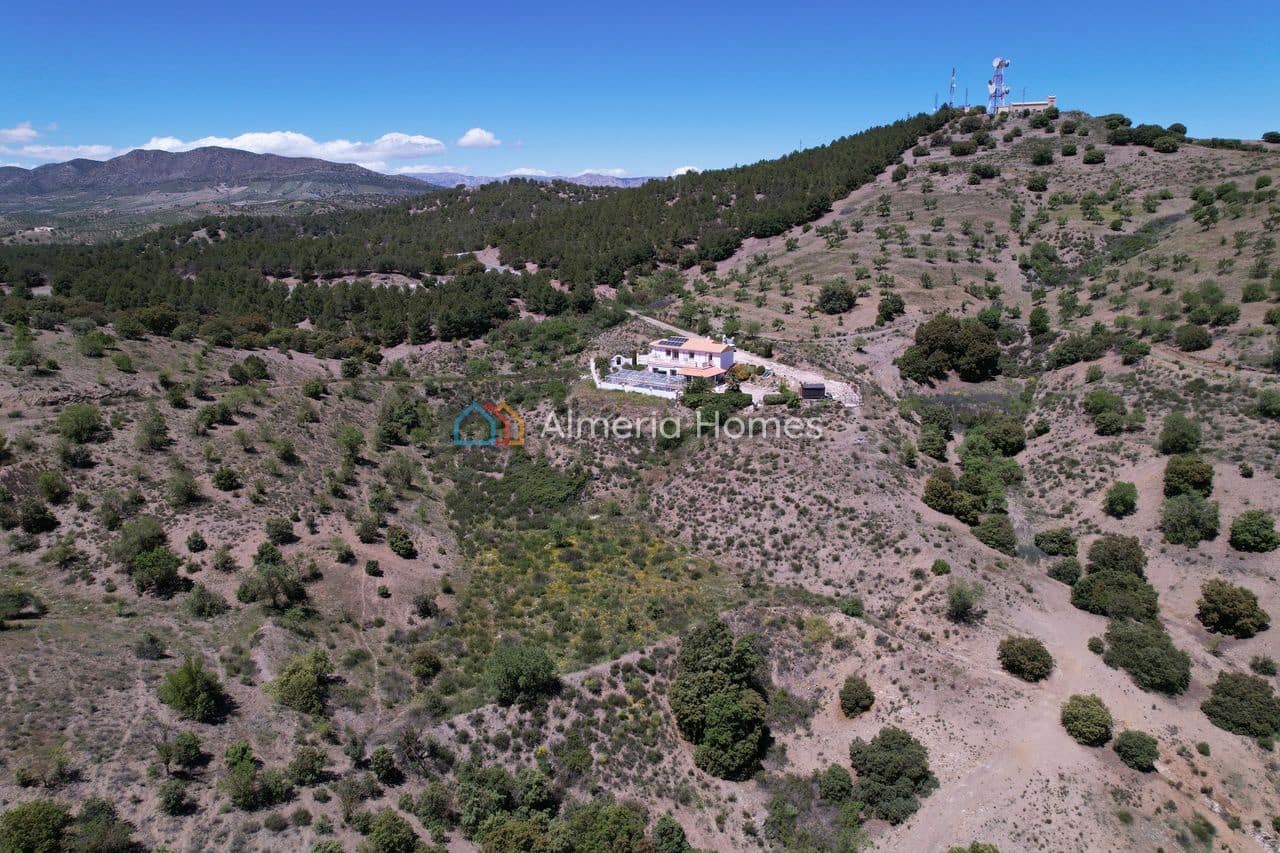 4 bedroom Villa for sale in Velez-Rubio with pool garage - € 349,000 (Ref: 9832843)