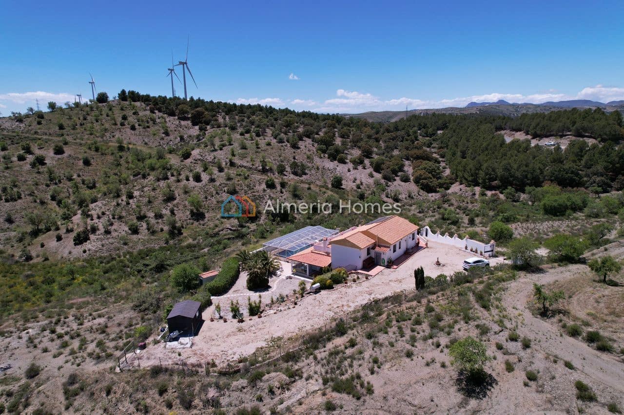 4 bedroom Villa for sale in Velez-Rubio with pool garage - € 349,000 (Ref: 9832843)