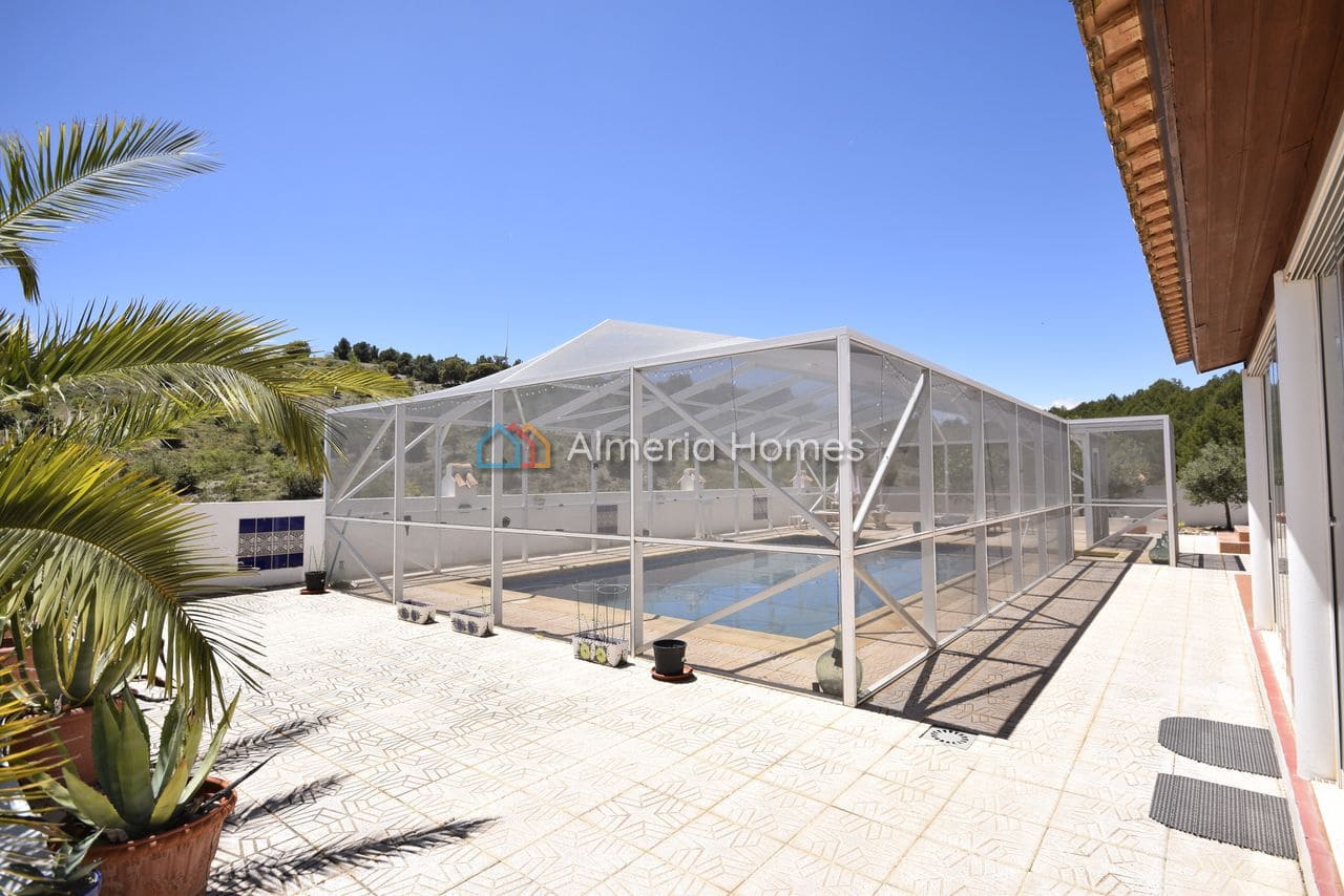 4 bedroom Villa for sale in Velez-Rubio with pool garage - € 349,000 (Ref: 9832843)