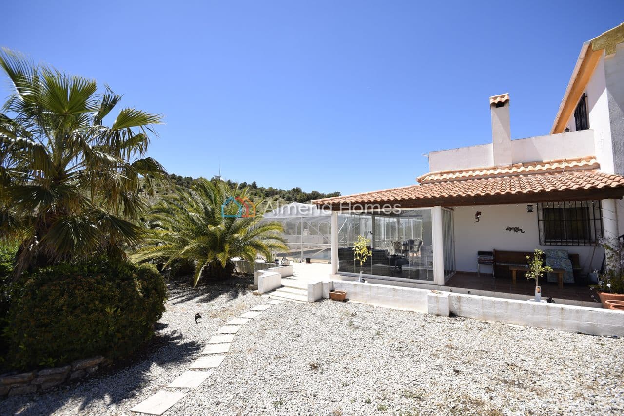 4 bedroom Villa for sale in Velez-Rubio with pool garage - € 349,000 (Ref: 9832843)