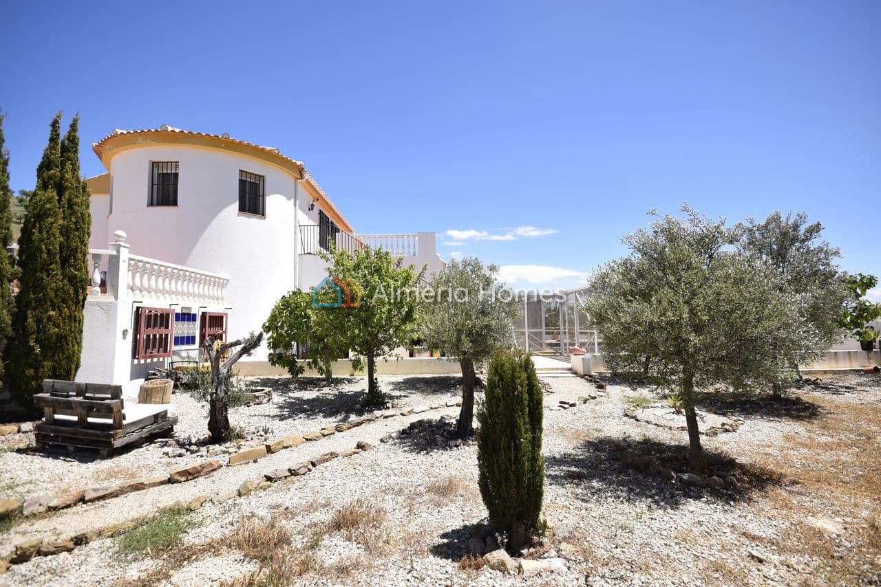 4 bedroom Villa for sale in Velez-Rubio with pool garage - € 349,000 (Ref: 9832843)