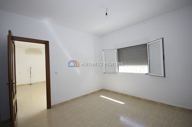 5 quarto Moradia para venda em Partaloa com garagem - 90 000 € (Ref: 9838364)