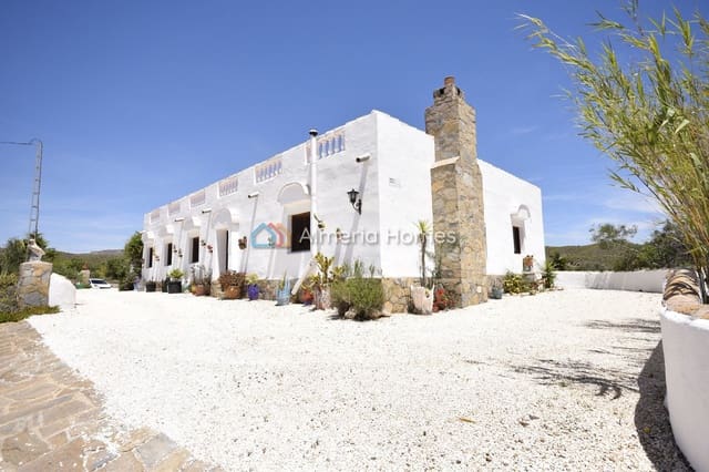 3 soverom Villa til salgs i Albox med svømmebasseng garasje - € 224 995 (Ref: 9850040)