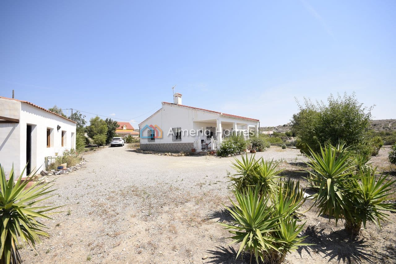 3 bedroom Villa for sale in Albox with garage - € 199,995 (Ref: 9874334)