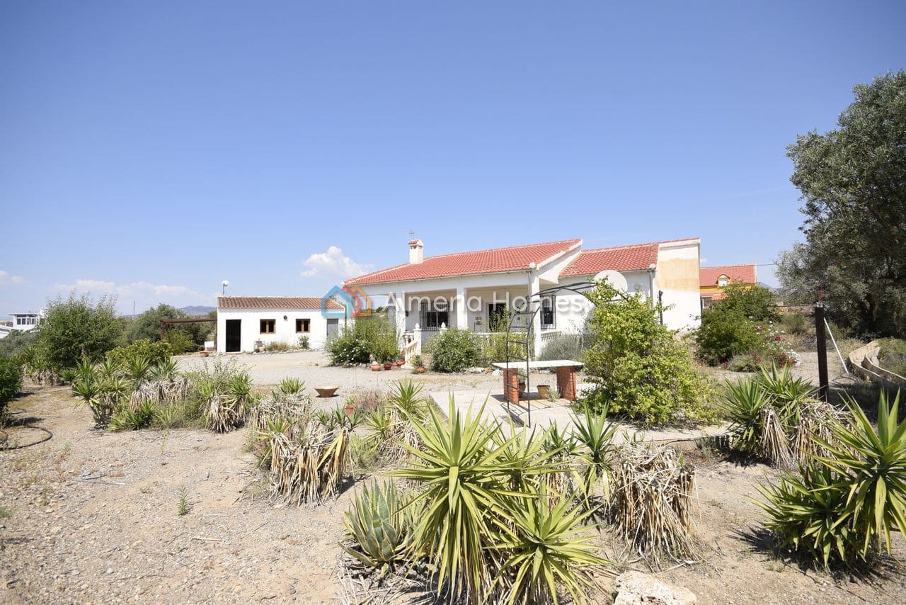 3 bedroom Villa for sale in Albox with garage - € 199,995 (Ref: 9874334)