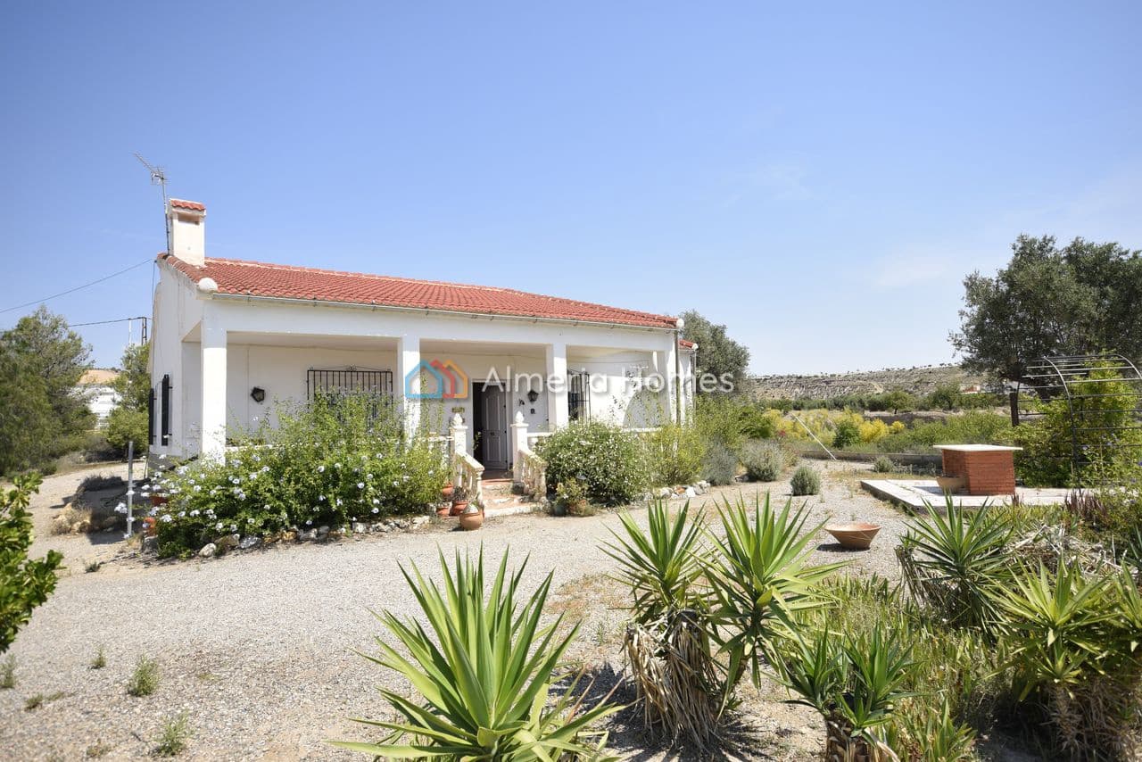 3 bedroom Villa for sale in Albox with garage - € 199,995 (Ref: 9874334)