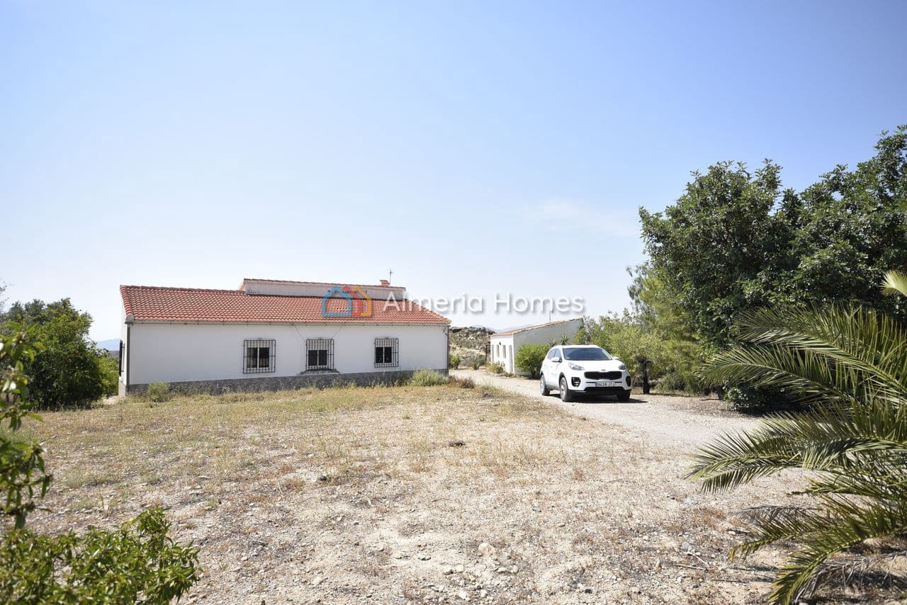 3 bedroom Villa for sale in Albox with garage - € 199,995 (Ref: 9874334)
