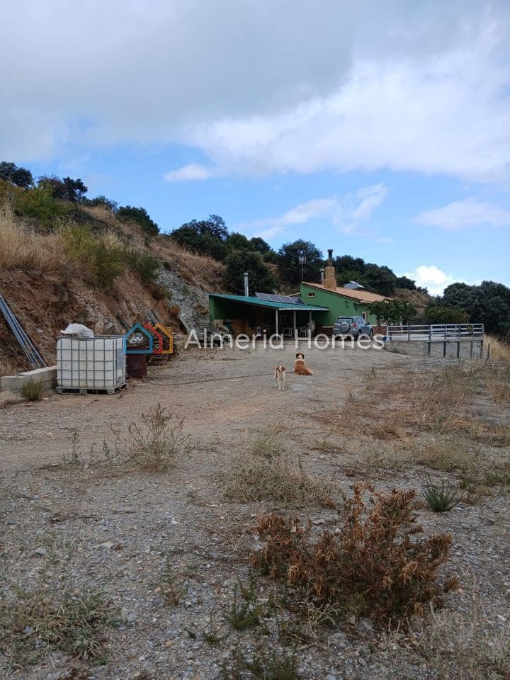 3 bedroom Finca/Country House for sale in Sierro with garage - € 160,000 (Ref: 9891305)