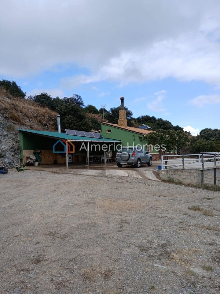 3 bedroom Finca/Country House for sale in Sierro with garage - € 160,000 (Ref: 9891305)
