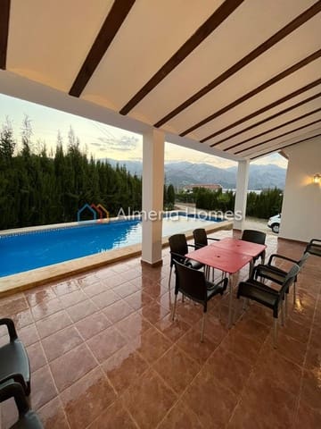 3 Zimmer Villa zu verkaufen in Castril mit Pool - 155.000 € (Ref: 9891309)