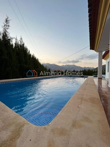 3 bedroom Villa for sale in Castril with pool - € 155,000 (Ref: 9891309)