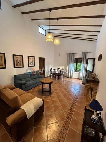 3 bedroom Villa for sale in Castril with pool - € 155,000 (Ref: 9891309)