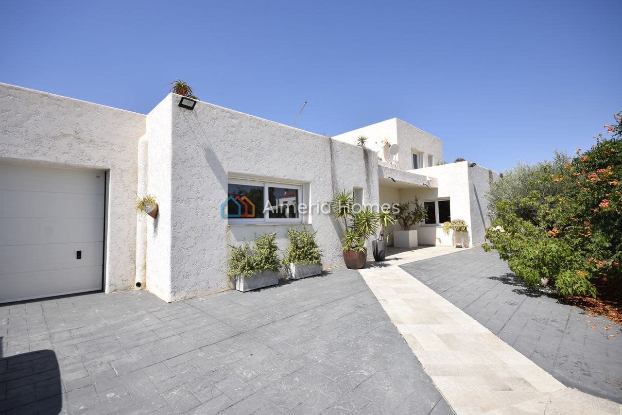 4 bedroom Villa for sale in Vera with pool garage - € 649,000 (Ref: 9891314)