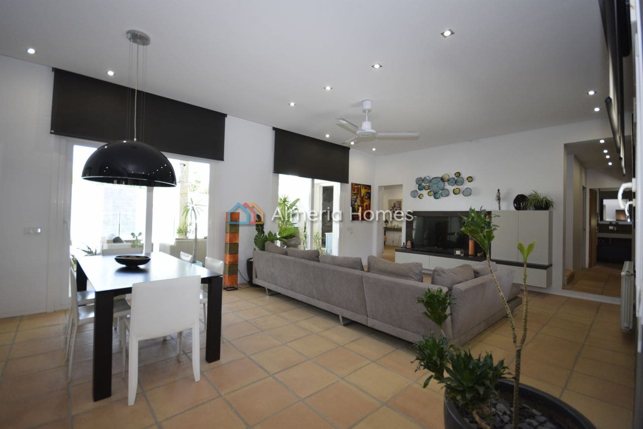 4 bedroom Villa for sale in Vera with pool garage - € 649,000 (Ref: 9891314)