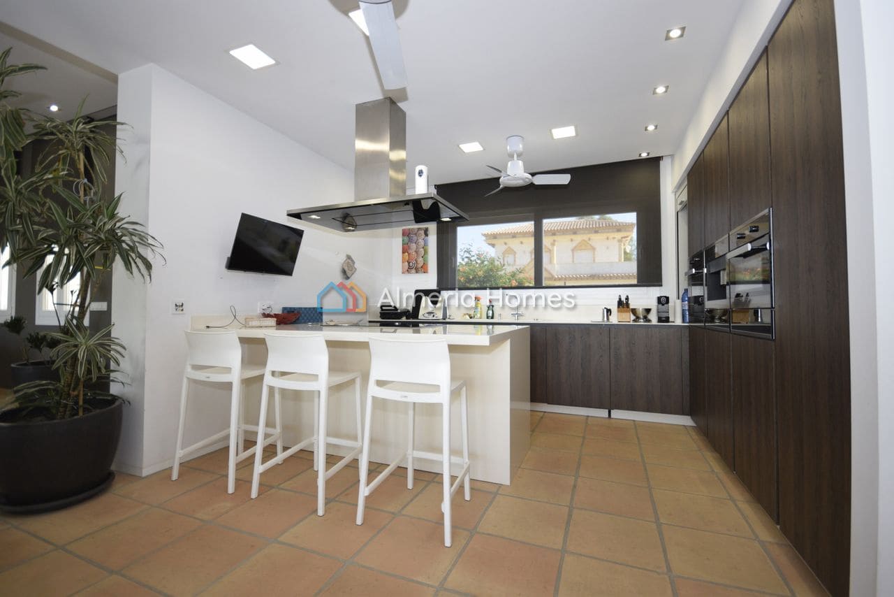 4 bedroom Villa for sale in Vera with pool garage - € 649,000 (Ref: 9891314)