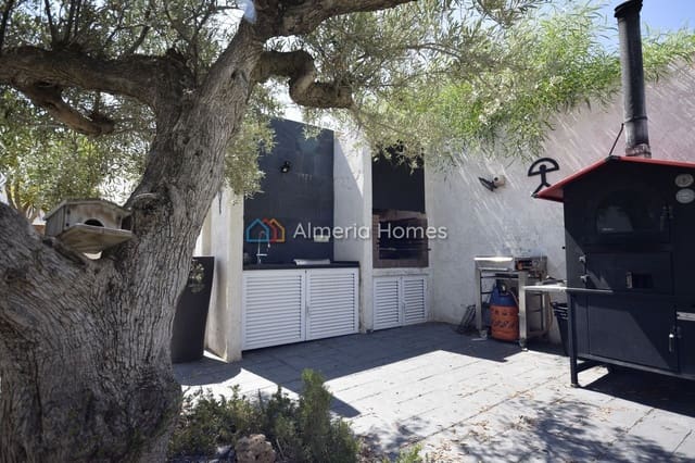 4 bedroom Villa for sale in Vera Ciudad, Vera with pool garage - € 649,000 (Ref: 9891314)