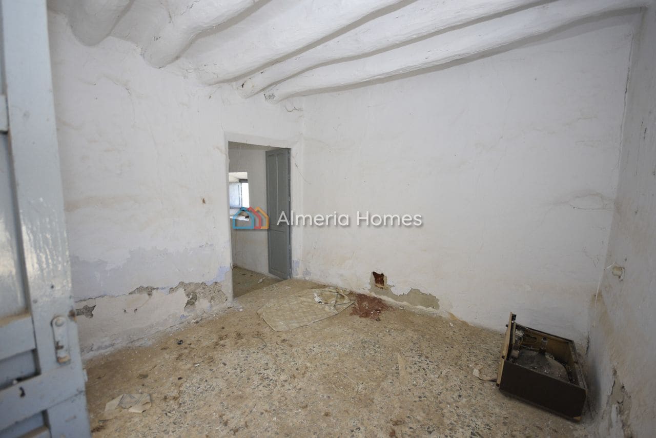4 Zimmer Haus zu verkaufen in Oria - 24.995 € (Ref: 9891320)