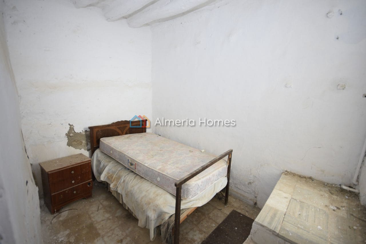 4 Zimmer Haus zu verkaufen in Oria - 24.995 € (Ref: 9891320)
