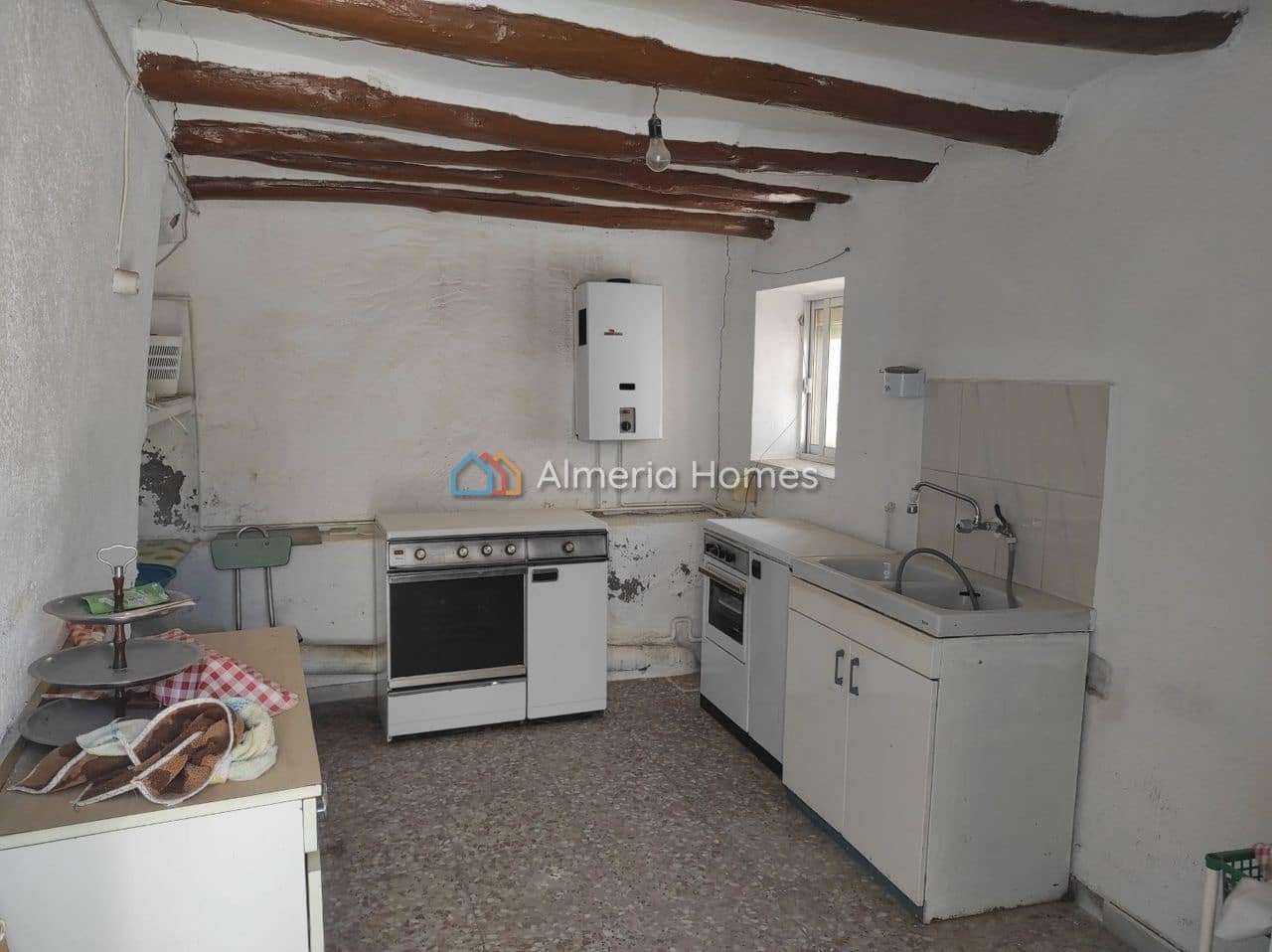 7 soverom Hus til salgs i Somontin - € 15 000 (Ref: 9891322)