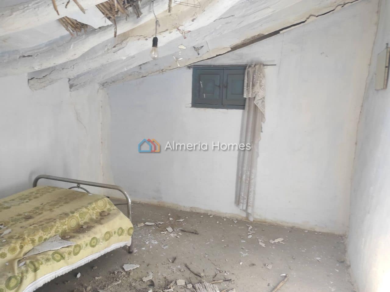7 soverom Hus til salgs i Somontin - € 15 000 (Ref: 9891322)