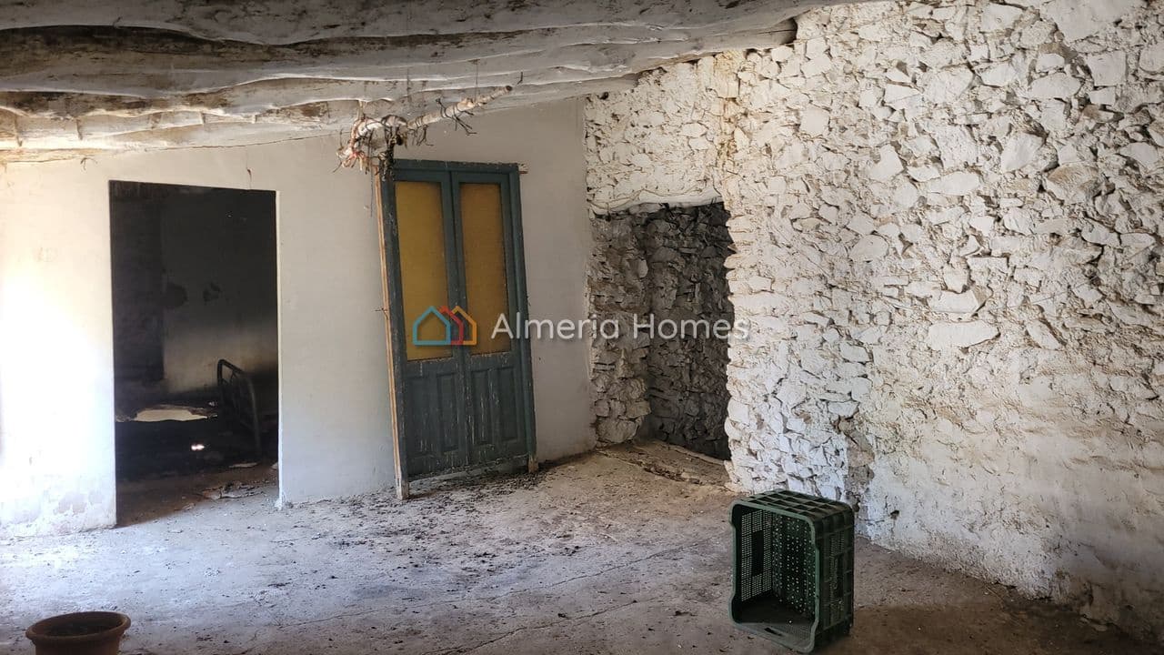 Casa de 4 habitaciones en Oria en venta - 23.000 € (Ref: 9891323)