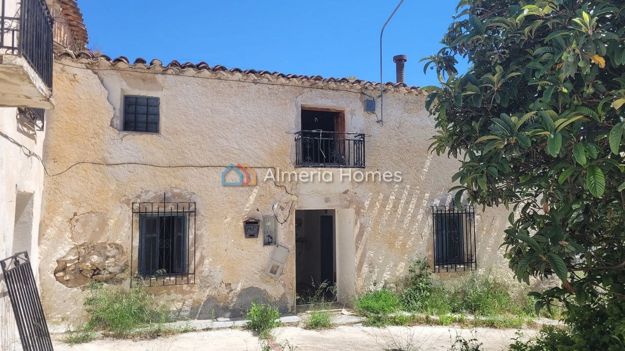 Casa de 4 habitaciones en Oria en venta - 23.000 € (Ref: 9891323)