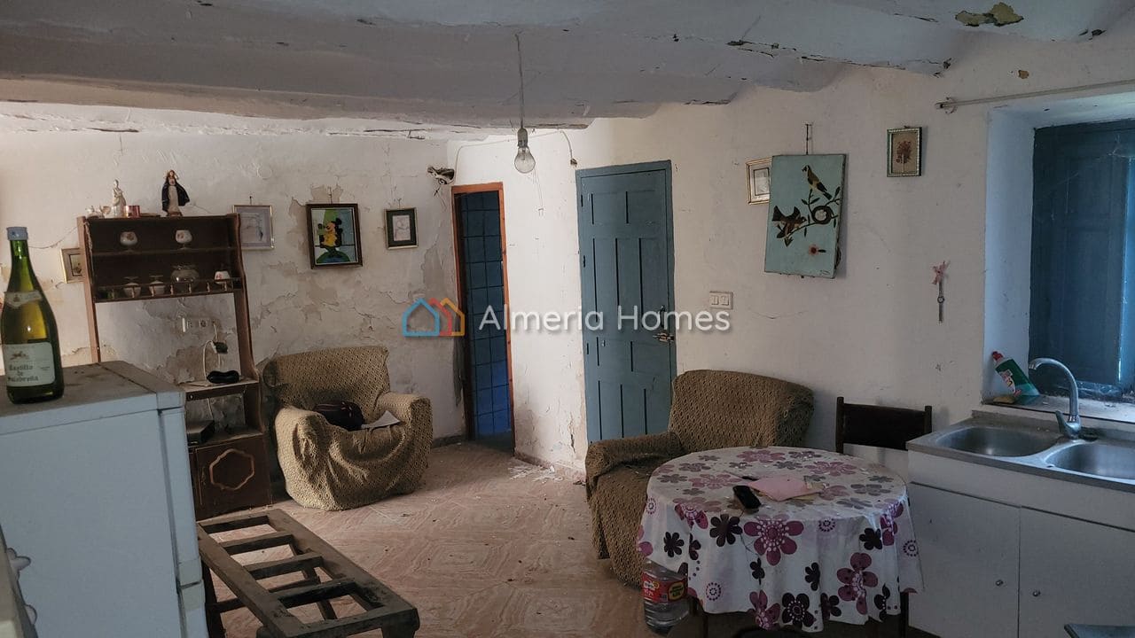 Casa de 4 habitaciones en Oria en venta - 23.000 € (Ref: 9891323)