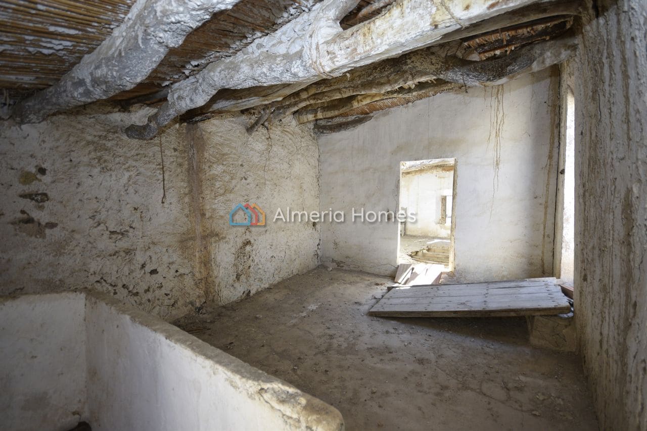 Haus zu verkaufen in Santopetar - 22.000 € (Ref: 9891325)