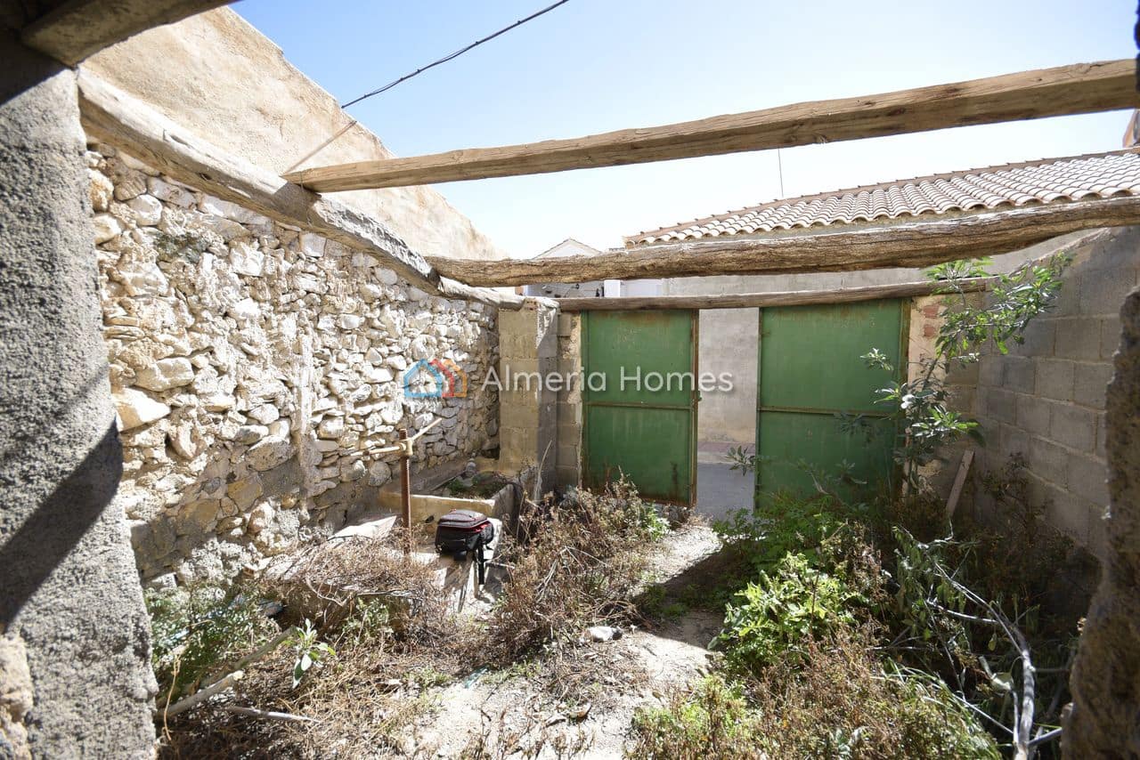 Haus zu verkaufen in Santopetar - 22.000 € (Ref: 9891325)