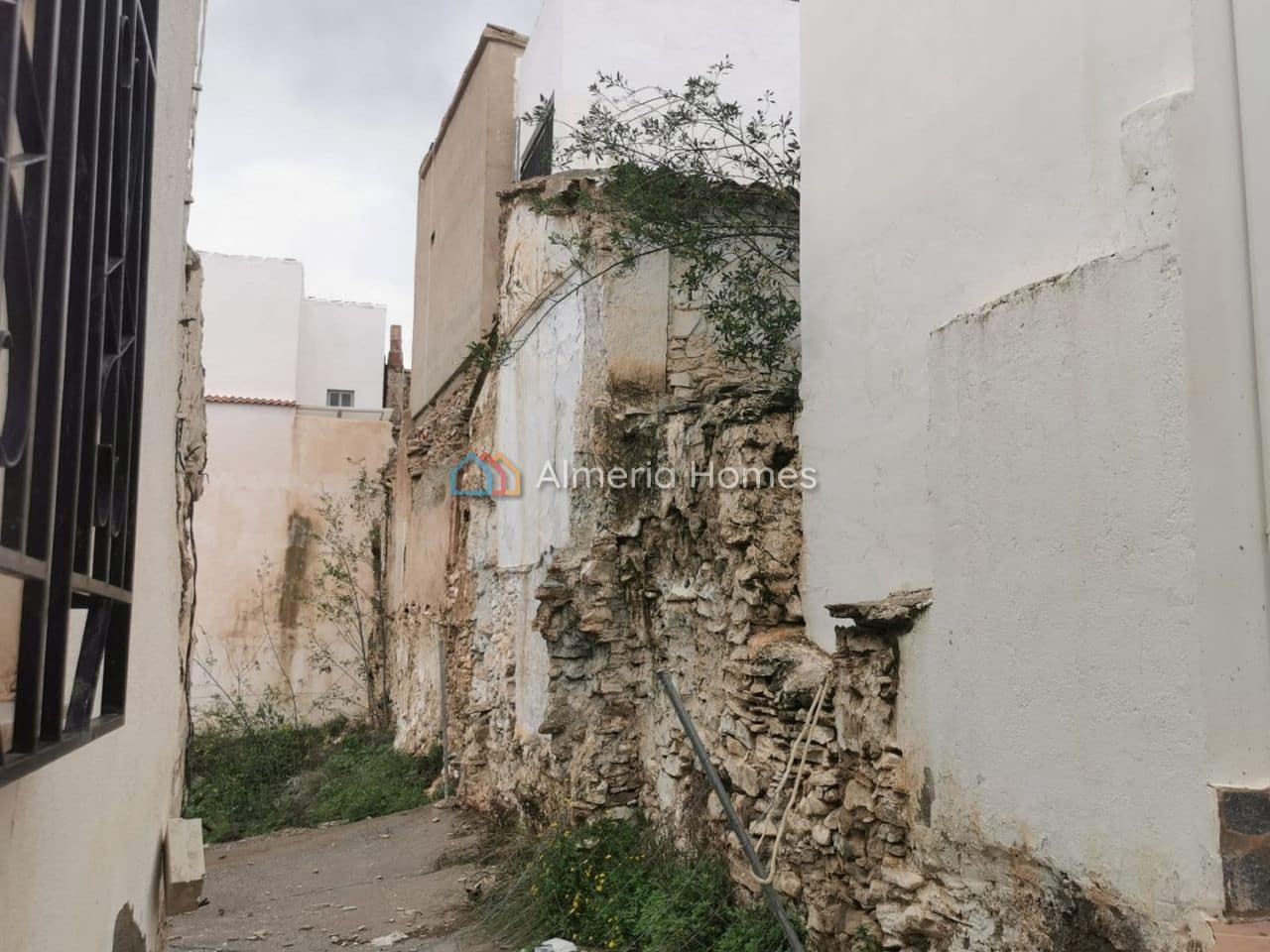 4 bedroom Townhouse for sale in Lijar - € 15,000 (Ref: 9891326)