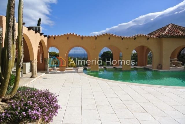 5 bedroom Villa for sale in Mojácar with pool garage - € 925,000 (Ref: 9891331)