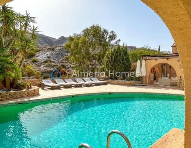 5 bedroom Villa for sale in Mojácar with pool garage - € 925,000 (Ref: 9891331)
