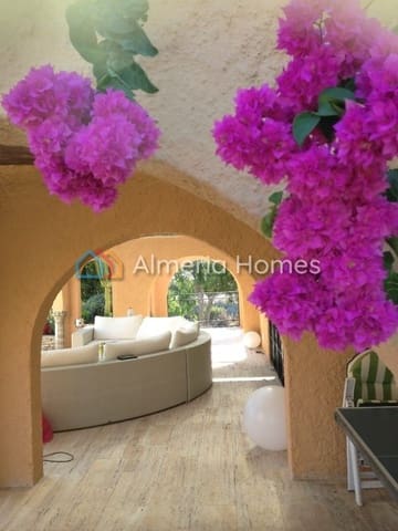 5 bedroom Villa for sale in Mojácar with pool garage - € 925,000 (Ref: 9891331)