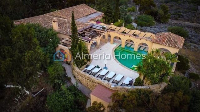 5 bedroom Villa for sale in Mojácar with pool garage - € 925,000 (Ref: 9891331)