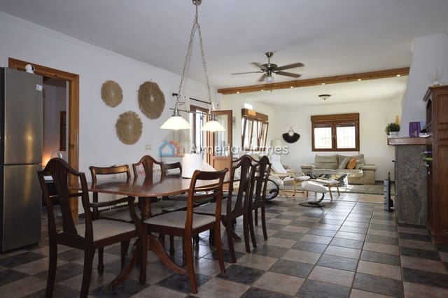 6 bedroom Villa for sale in Vera Ciudad, Vera with pool garage - € 559,995 (Ref: 9891332)