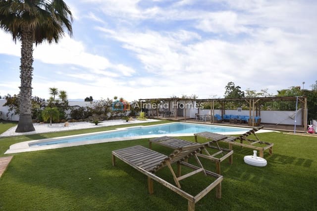 6 bedroom Villa for sale in Vera Ciudad, Vera with pool garage - € 559,995 (Ref: 9891332)