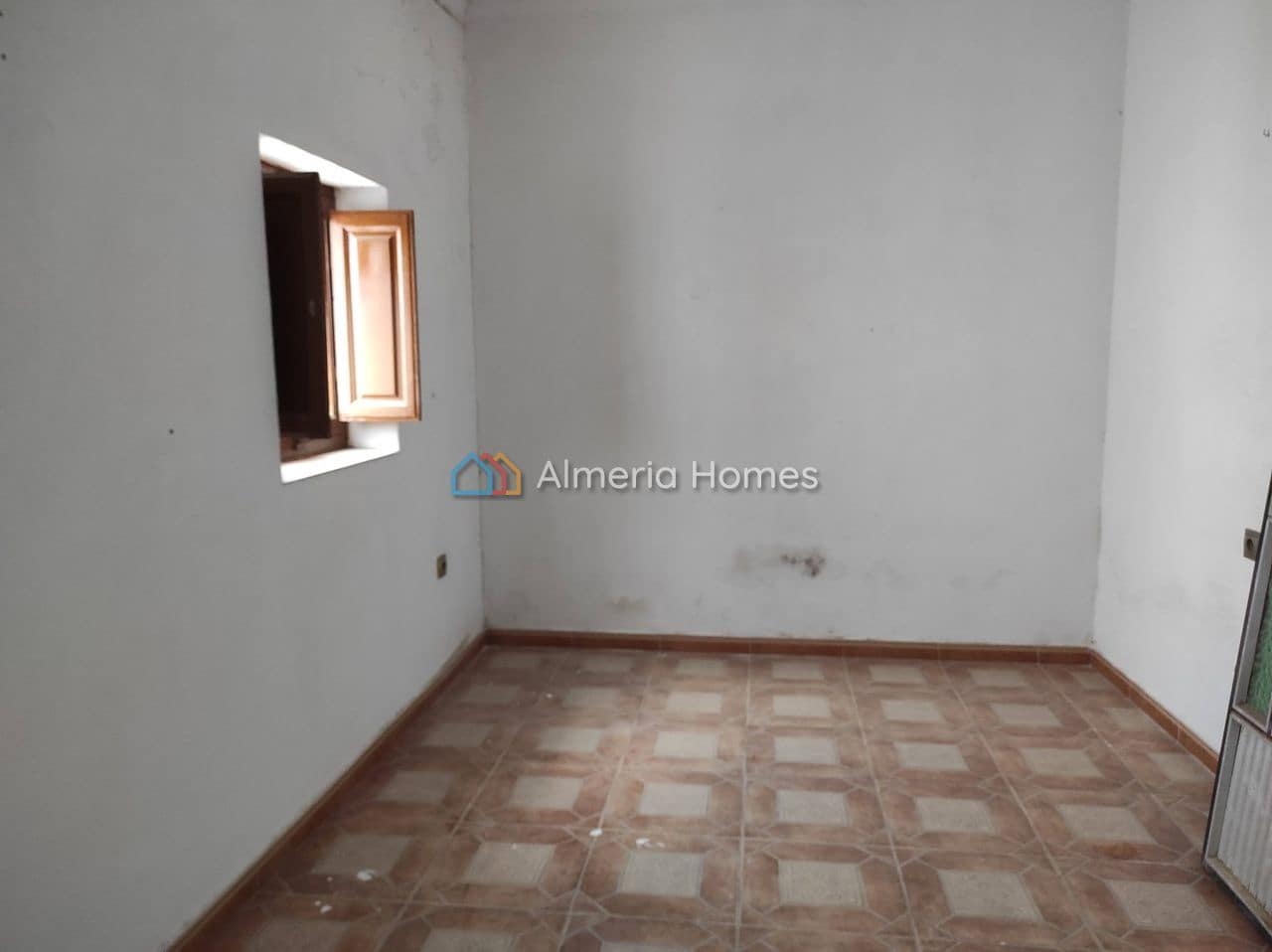 3 soverom Hus til salgs i Somontin - € 29 000 (Ref: 9891333)