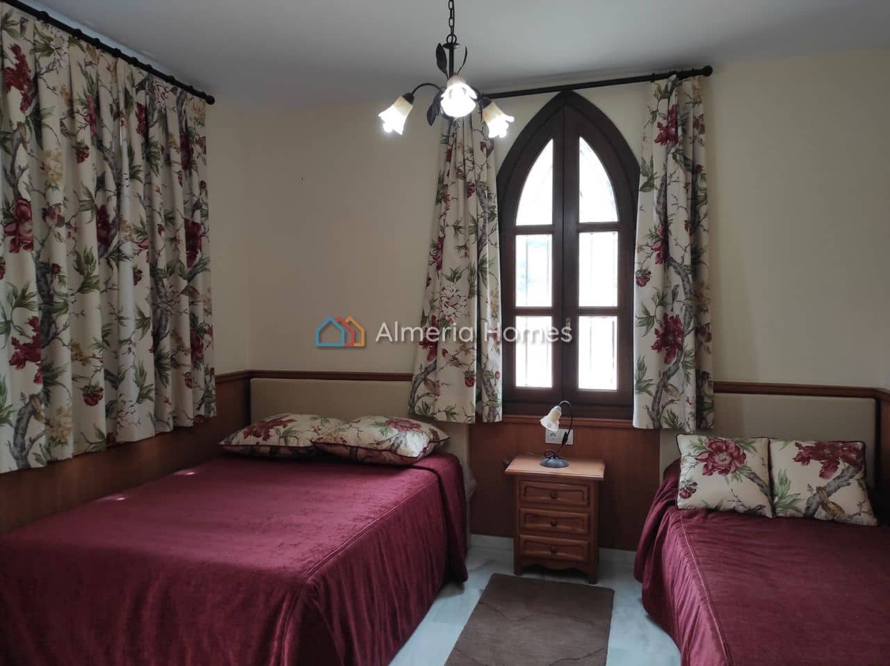 Chalet de 4 habitaciones en Tíjola en venta con piscina - 490.000 € (Ref: 9891335)